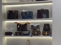 -六六奢品·vintage中古·回收二手奢侈品包包手表首饰(环球港店)
