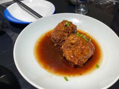 鸭蛋黄狮子头-梅飞酒家(桑园路店)