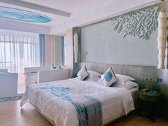 -皇马海口湾海景酒店(万绿园秀英港店)
