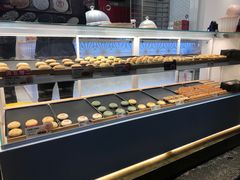 面包甜点陈列柜-嘉华鲜花饼·现烤(昆明老街店)