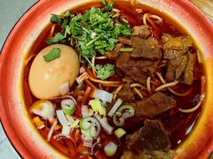 -楚东君•襄阳牛肉面牛杂煲(陆家嘴正大店)