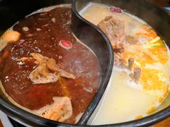 鸳鸯锅-亿诣蝎府炸酱面羊蝎子火锅(酷车小镇店)