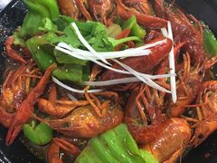 -虾弄弄海派小龙虾·牛羊蝎子火锅