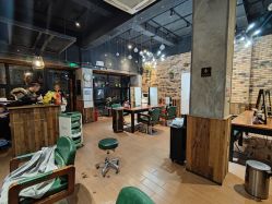 -PE SALON
