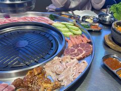 -哈哈碳都·牛肋条无限自助烤肉(台江万达店)