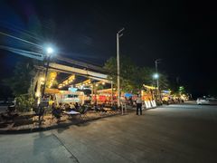 -席娜卡琳火车铁道夜市