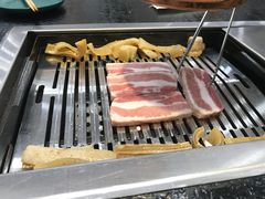 -臻牛烤肉