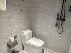 -鹏城丽景酒店(华强北红岭地铁站店)