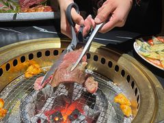 -山川小町·极番烧肉(新地假日广场店)
