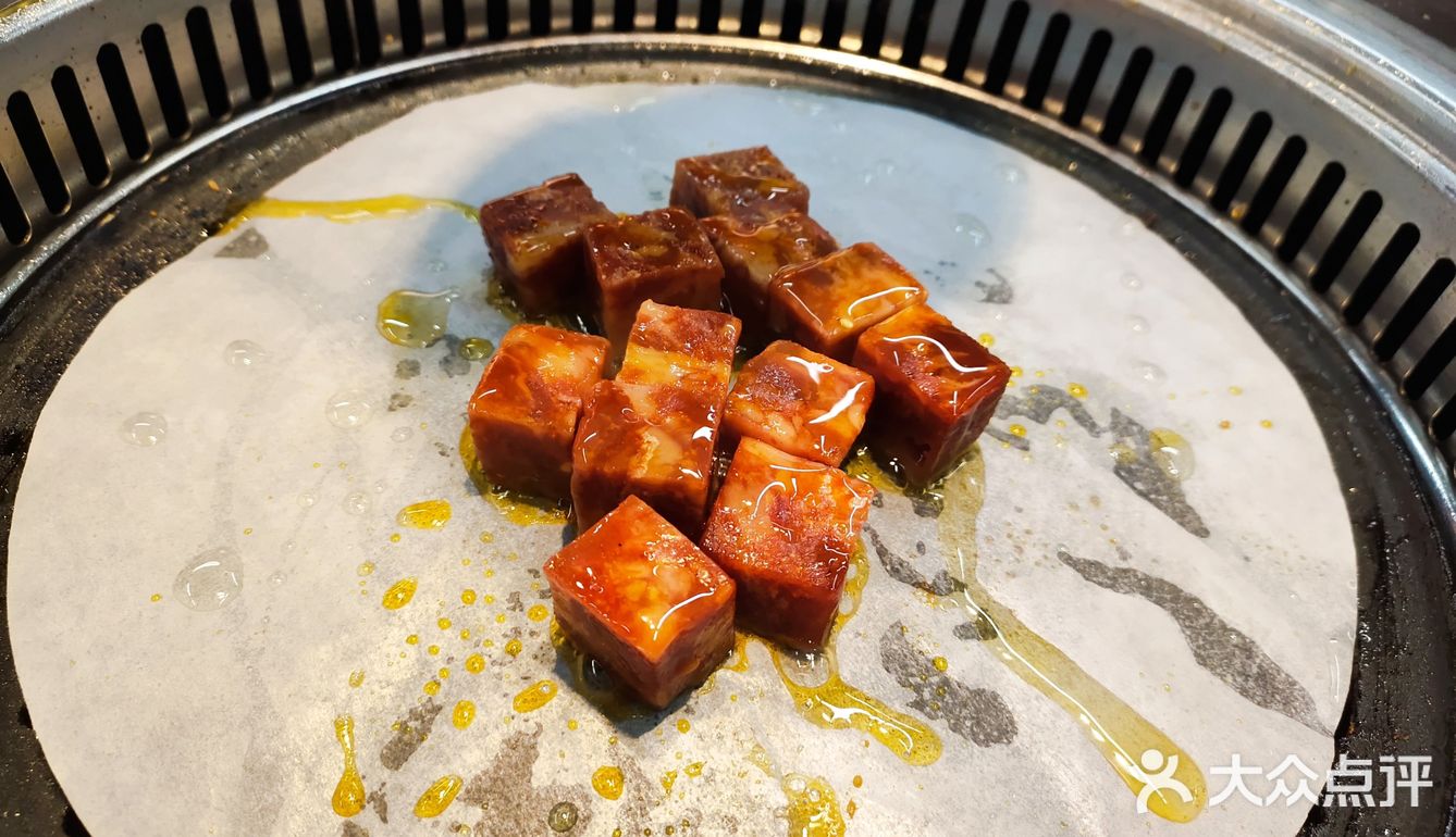 一家很受学生欢迎的烤肉店