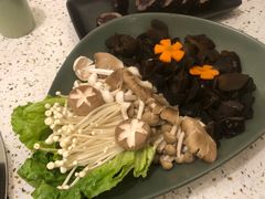 菌菇大观园-椰子营·椰子鸡火锅(万象里店)