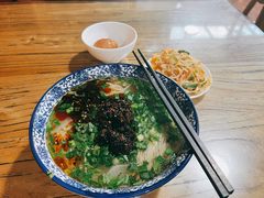 -陇上全荟兰州传统牛肉面(延吉路店)