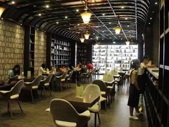 -钟书阁(松江泰晤士小镇店)