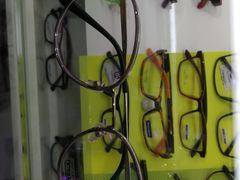 -提一眼镜·蔡司·依视路(小寨店)