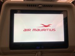 -西沃古尔·拉姆古兰爵士国际机场