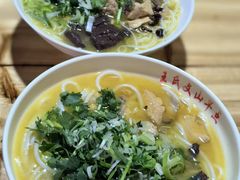 -文山荷鲜居(翠湖店)