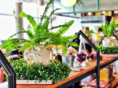 -ROAST coffee & eatery