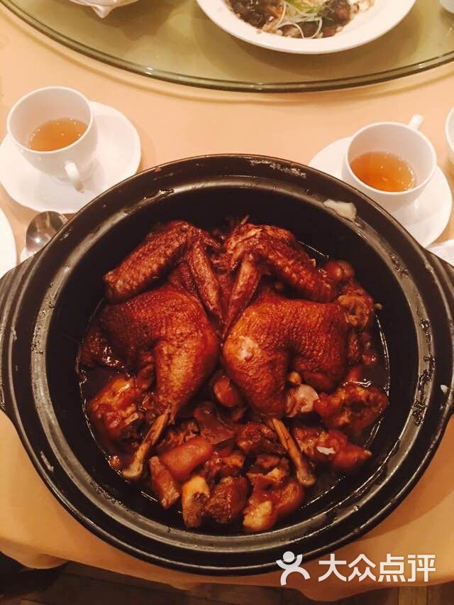 鲍汁海参拌饭秘制砂锅虾浓汤笋壳鱼