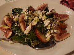 李子无花果和羊芝士沙拉-La Tavernetta(Bar à Vin)(乌鲁木齐路店)