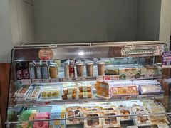 面包甜点陈列柜-仟吉(虎泉店)