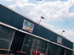 -洛克公园·篮球·足球·羽毛球(莘庄店)