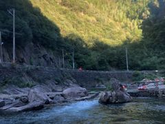 -安吉龙王山峡谷漂流