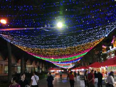 -布尔津河堤夜市