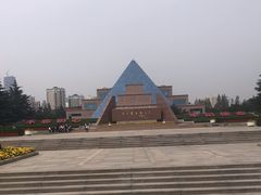 -上海市龙华烈士陵园