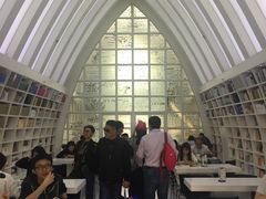 -钟书阁(松江泰晤士小镇店)