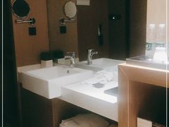 -乔治莫兰迪酒店(济南解放路山东大学店)