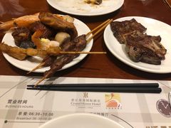 -荣誉国际酒店-云顶旋转餐厅