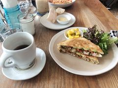 -ROAST coffee & eatery