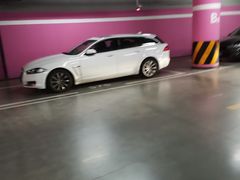 -白玉兰广场停车场