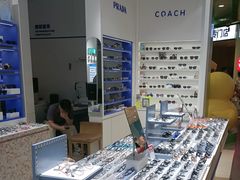 -美式眼镜·授权蔡司.依视路.尼康.豪雅.明月(南翔印象城店)