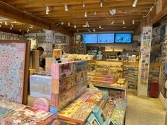 零售区-猫的天空之城概念书店(丽江古城饮玉巷店)
