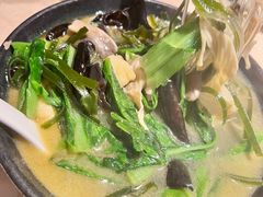 能喝汤的麻辣烫-金太阳海鲜烧烤·本地人餐厅(星海公园店)