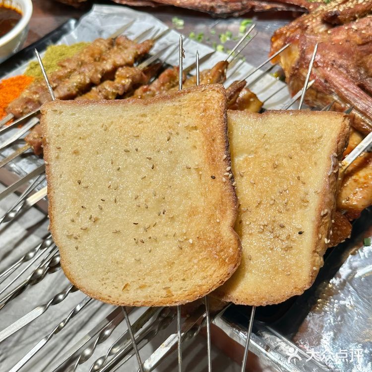 南京我喜欢的烤全羊在河西开新店啦！每次有人想吃烤全羊