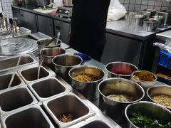 -魔都三兄弟酸辣粉·蘸卤炸串(虹桥万科店)
