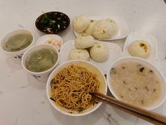 -李与白包子铺(桐梓林店)