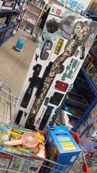 -逝水玩具折扣店