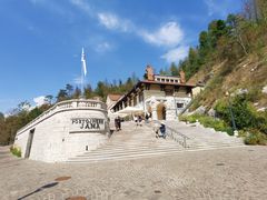 -波斯托伊纳溶洞