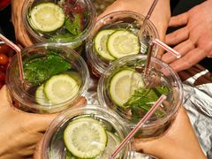 -何师烧烤Pro ·江湖川菜·小龙虾·精酿啤酒(太古里旗舰店)