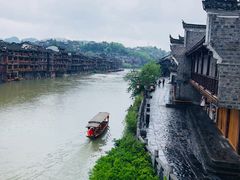 -临江餐馆二楼美食部落