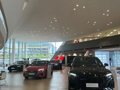 -深圳锦龙奥迪4S店(前海店)