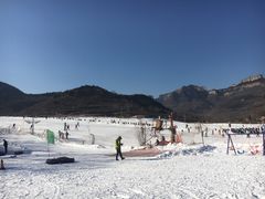 -济南卧虎山滑雪场