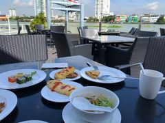 -曼谷湄南河畔华美达广场酒店