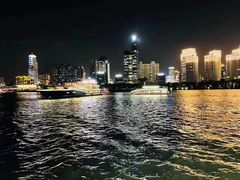 -黄浦江游览十六铺3号码头网红自助餐