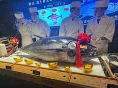 -雍容荟帝王蟹活龙虾展台自助(IFS黑金店)