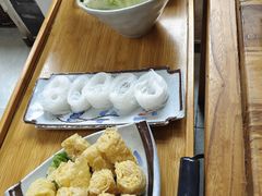 -毛辣果·贵州红酸汤牛肉火锅(西单店)