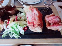 火焰黑毛猪肘-YUE·6·西式融合餐厅(外滩六号店)